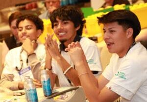 Estudantes participam do World of Modular como parte do Programa Rising Stars da Tremco