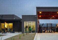 Fire Station 67, um quartel de bombeiros modular projetado por Wittman Estes