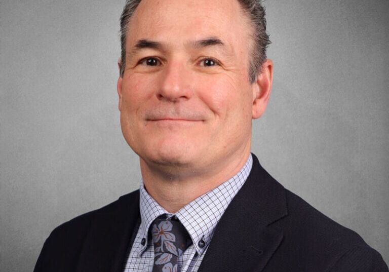 DM canadense Paul Halucha